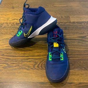 Nike Kyrie Flytrap 4 Basketball Shoes Size 8